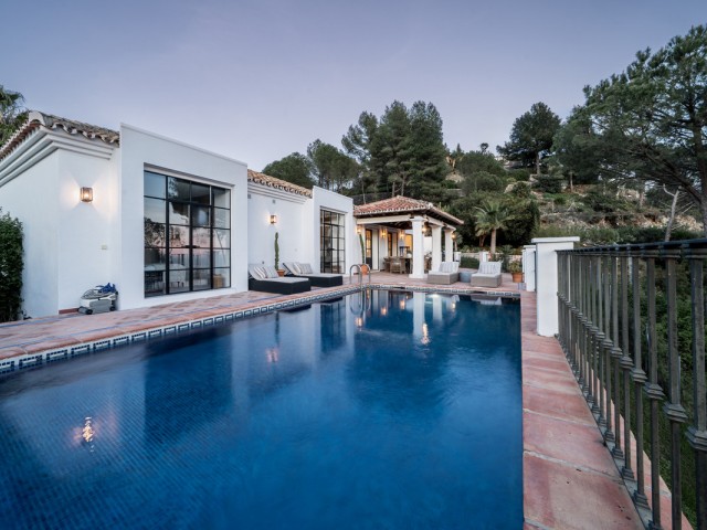 4 Makuuhuoneen Huvila El Madroñal