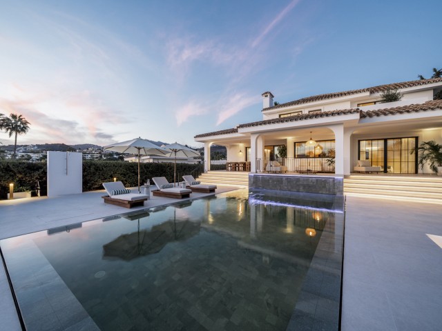 5 Schlafzimmer Villa in Nueva Andalucía