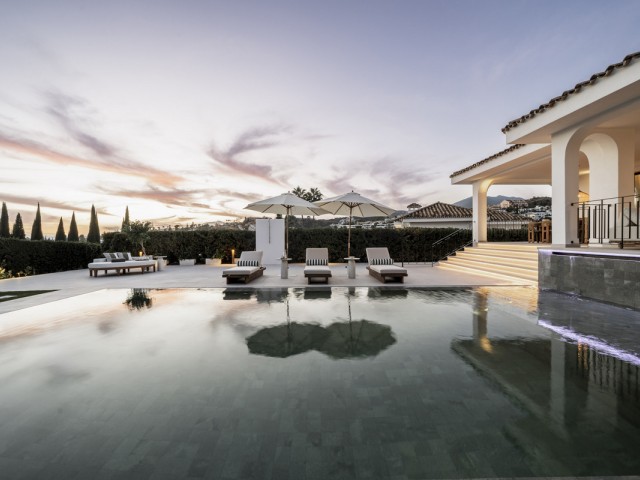 5 Schlafzimmer Villa in Nueva Andalucía