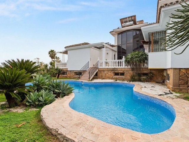 6 Bedrooms Villa in Benalmadena Costa