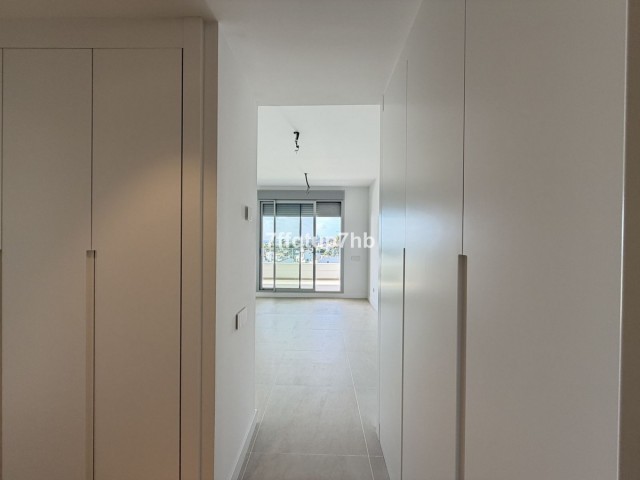 2 Bedrooms Apartment in Estepona