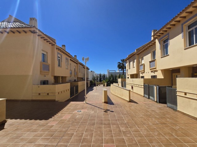 4 Bedrooms Townhouse in Calahonda