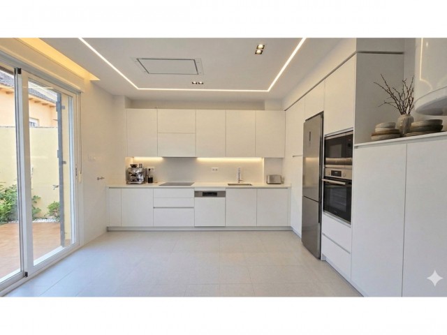 4 Bedrooms Townhouse in Calahonda