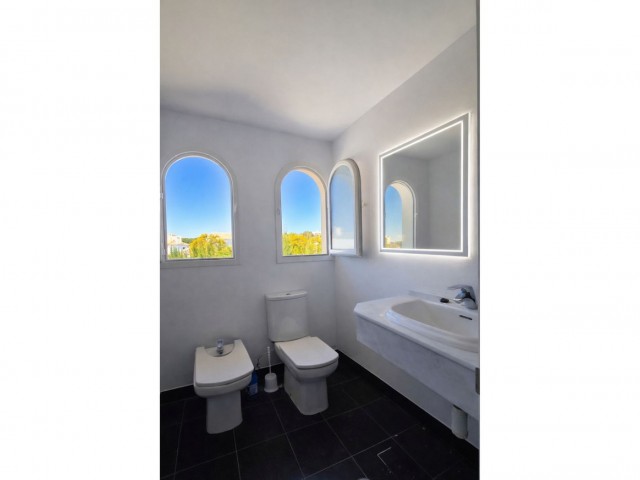 4 Bedrooms Townhouse in Calahonda