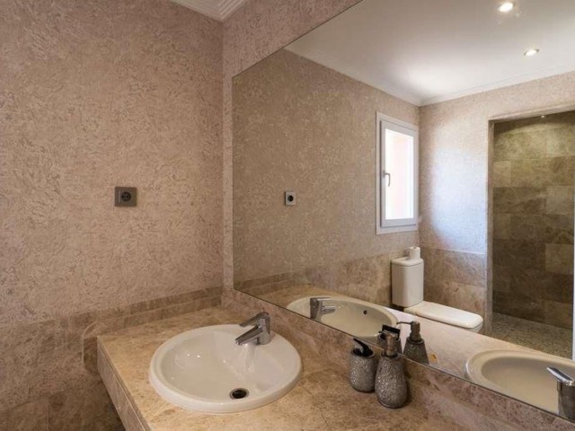 3 Makuuhuoneen Rivitalo Santa Clara