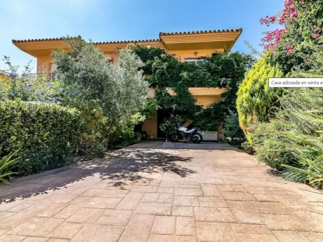 Villa avec 4 Chambres  à Riviera del Sol