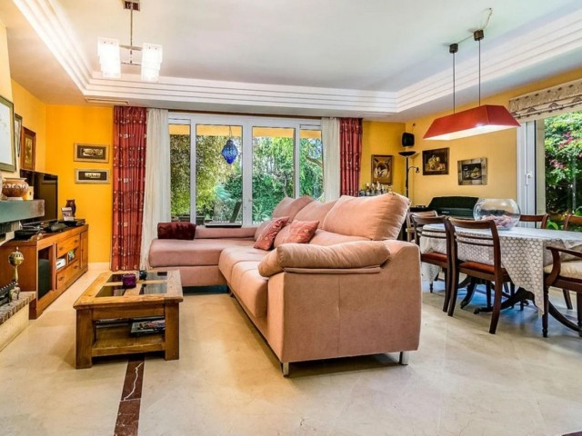 Villa avec 4 Chambres  à Riviera del Sol