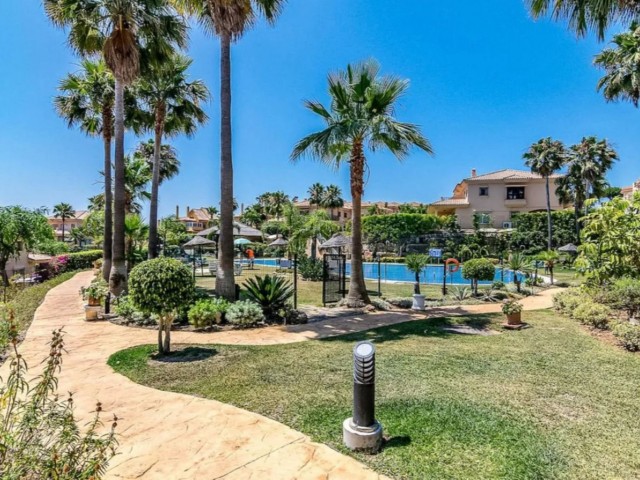 Villa avec 4 Chambres  à Riviera del Sol