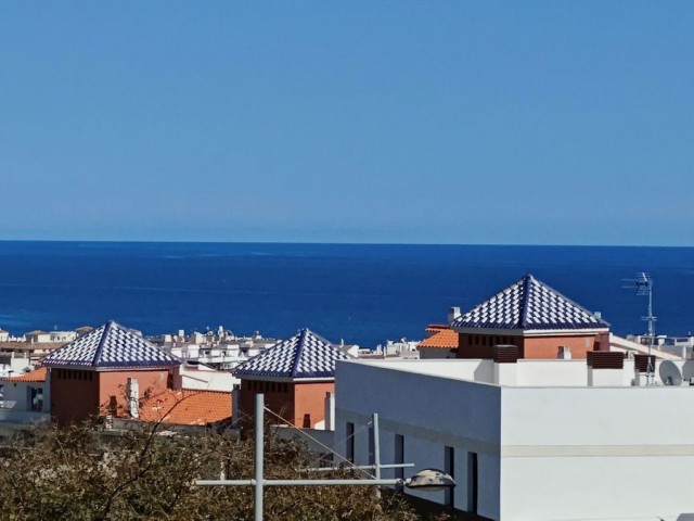 4 Bedrooms Apartment in Estepona