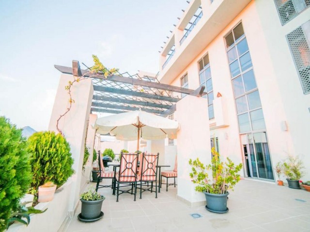 4 Bedrooms Apartment in Benahavís