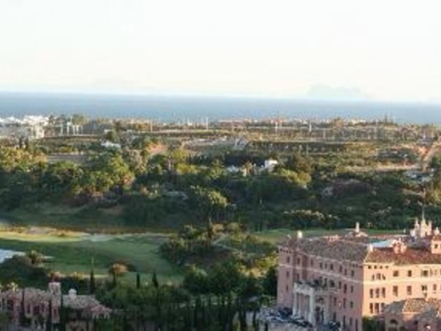 4 Bedrooms Apartment in Benahavís