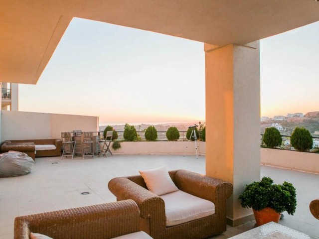 4 Bedrooms Apartment in Benahavís