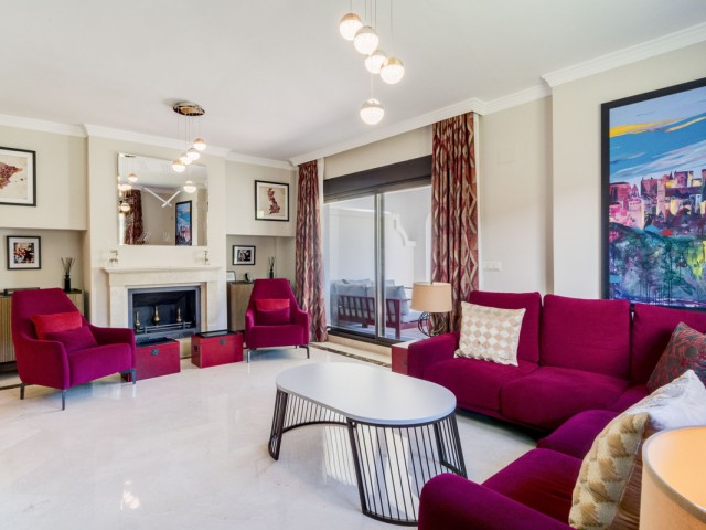 4 Bedrooms Villa in Estepona