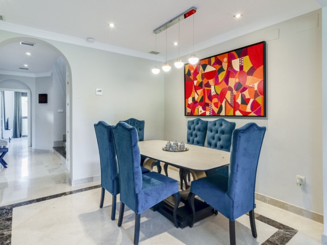 4 Bedrooms Villa in Estepona