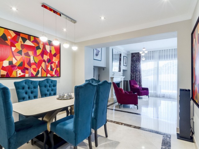 4 Bedrooms Villa in Estepona