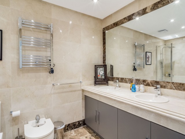 4 Bedrooms Villa in Estepona