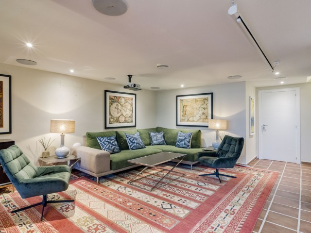 4 Bedrooms Villa in Estepona