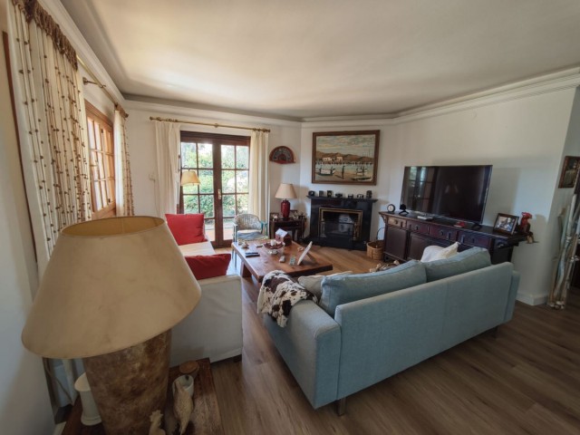 Huvila, San Luis de Sabinillas, R5353336