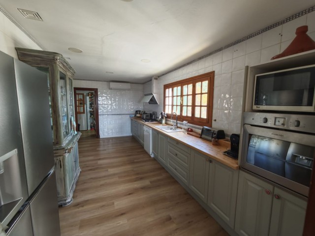 4 Makuuhuoneen Huvila San Luis de Sabinillas