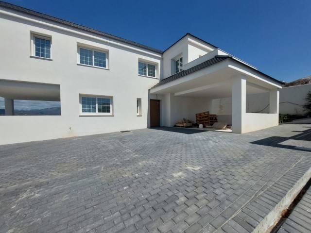 4 Bedrooms Villa in Mijas Golf