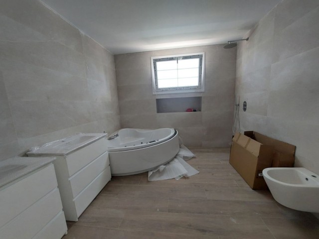 4 Bedrooms Villa in Mijas Golf