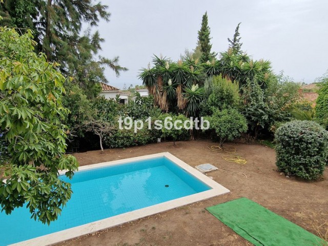 5 Bedrooms Villa in Marbella