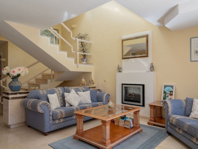 4 Slaapkamer Rijtjeshuis in New Golden Mile