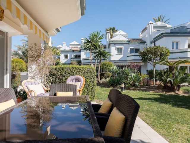 4 Slaapkamer Rijtjeshuis in New Golden Mile