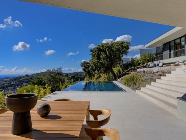 5 Bedrooms Villa in Benahavís