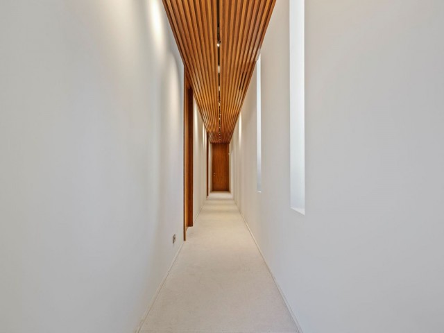 5 Bedrooms Villa in Benahavís