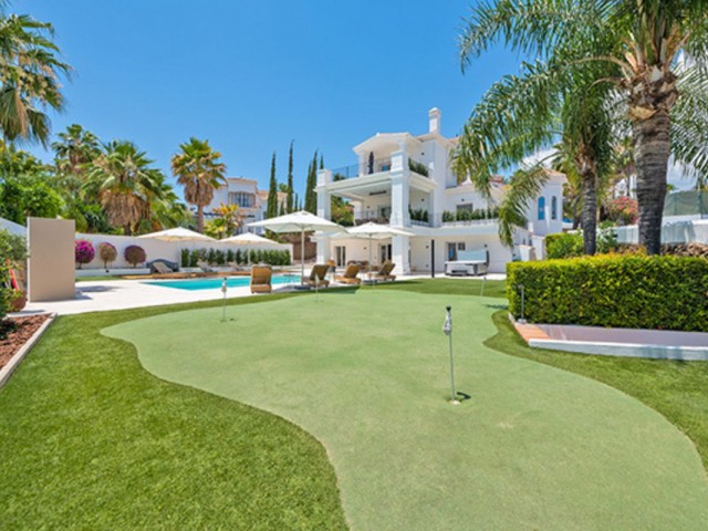 6 Makuuhuoneen Huvila Nueva Andalucía