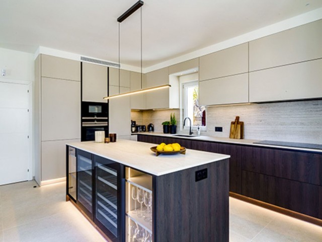 6 Makuuhuoneen Huvila Nueva Andalucía