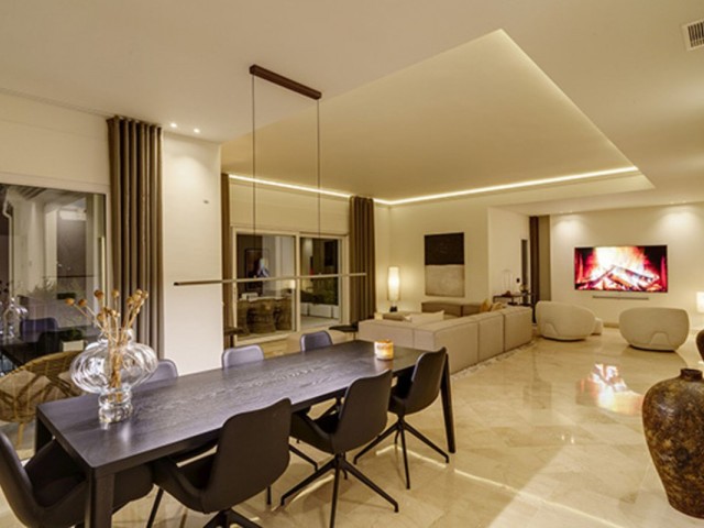 6 Makuuhuoneen Huvila Nueva Andalucía