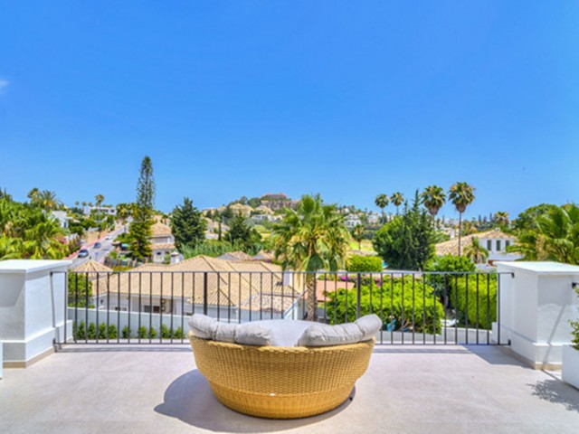 6 Makuuhuoneen Huvila Nueva Andalucía