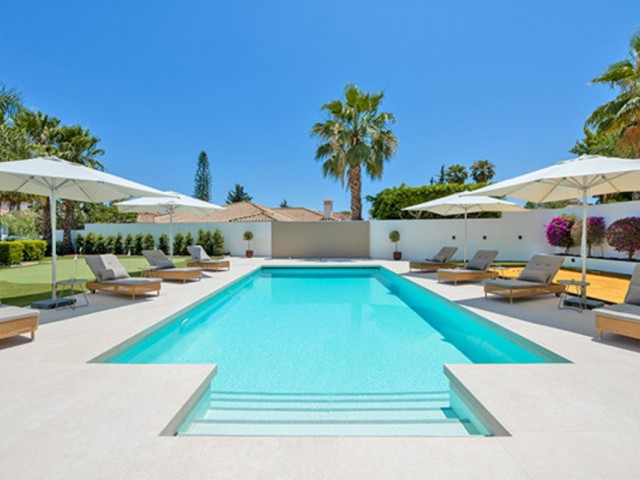 6 Makuuhuoneen Huvila Nueva Andalucía