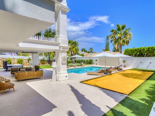 6 Makuuhuoneen Huvila Nueva Andalucía