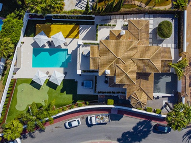 6 Makuuhuoneen Huvila Nueva Andalucía