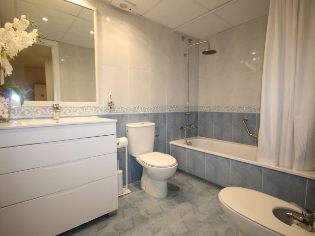 Kattohuoneisto Guadalmina Alta