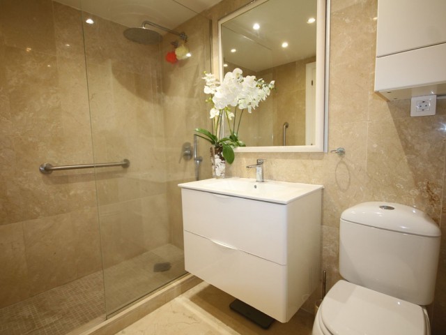 Kattohuoneisto Guadalmina Alta