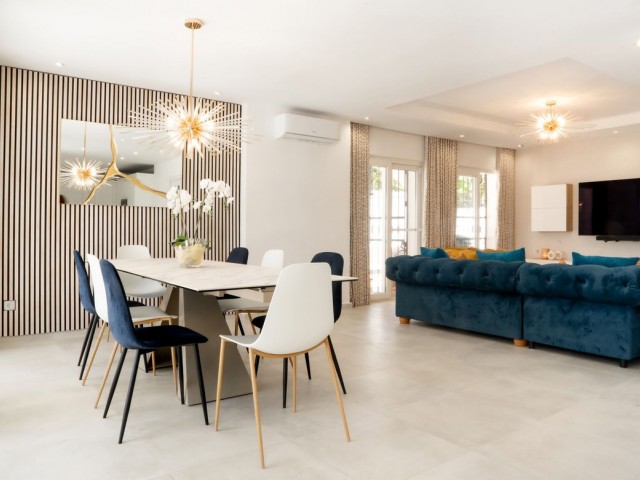 4 Bedrooms Villa in Estepona