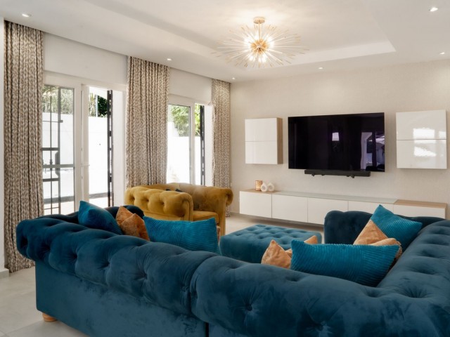 4 Bedrooms Villa in Estepona