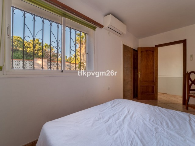 7 Bedrooms Villa in Estepona