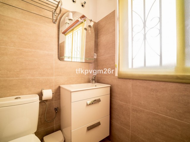 7 Bedrooms Villa in Estepona