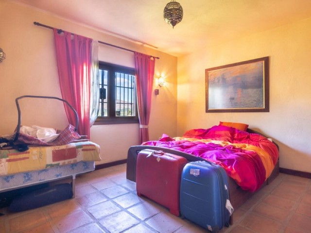 5 Bedrooms Villa in Mijas