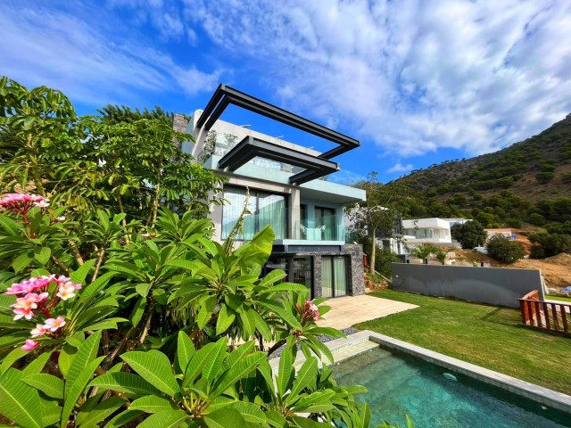 5 Bedrooms Villa in Mijas