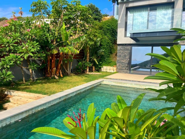 5 Bedrooms Villa in Mijas