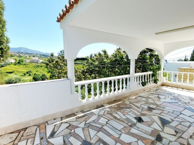 5 Bedrooms Villa in Mijas