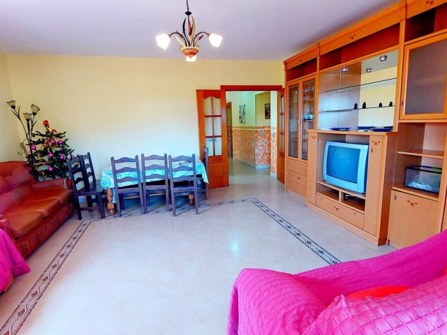 5 Bedrooms Villa in Mijas