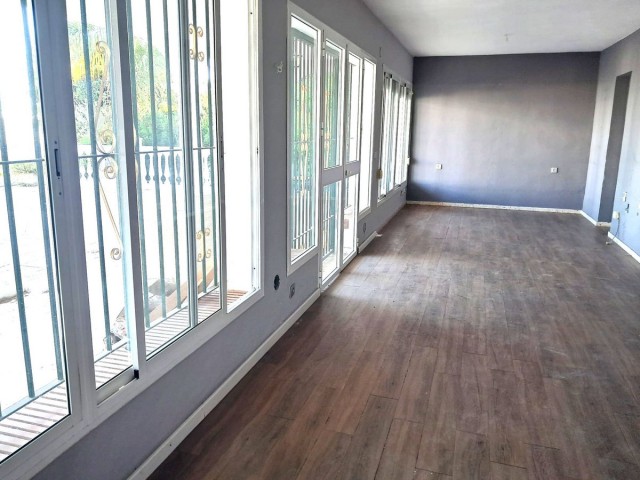 5 Bedrooms Villa in Estepona