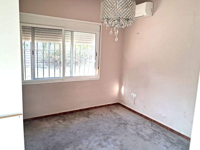 5 Soveroms Villa i Estepona